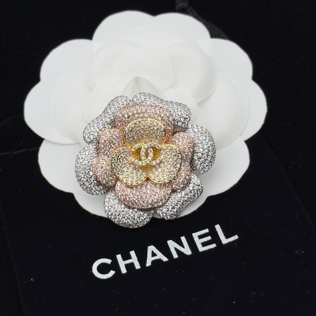 Chanel Brooch Gold-Silver 173413